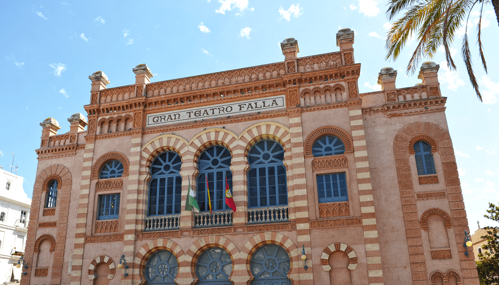 imagen de la fachada del Gran Teatro Falla